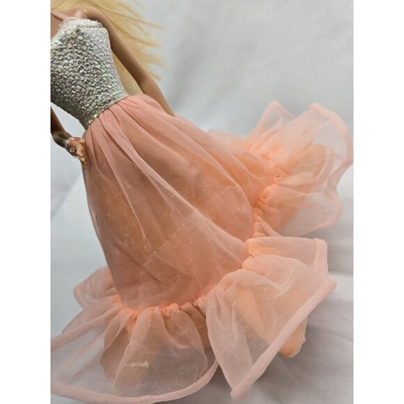 Barbie Peaches 'n Cream 1984 Mattel Replacement Dress Gown On Doll- FLAWED AS IS - Picture 16 of 16